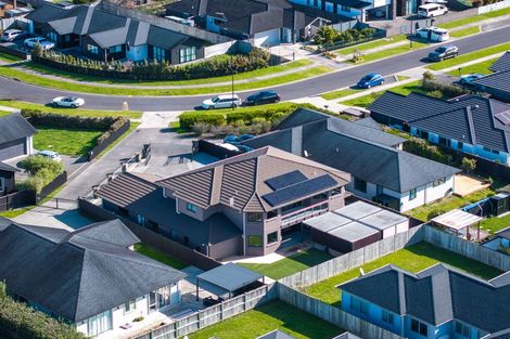Photo of property in 14 Sir Lincoln Drive, Kumeu, 0810