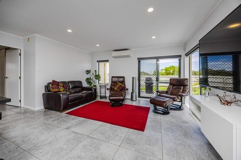 Photo of property in 47 Davington Way, Burswood, Auckland, 2013