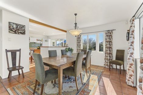 Photo of property in 3 Waiwera Place, Merrilands, New Plymouth, 4312