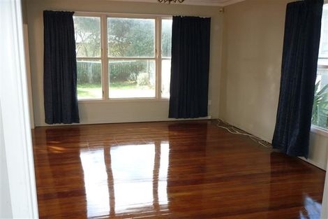 Photo of property in 8 Serjeant Street, Henderson, Auckland, 0612
