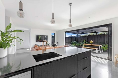 Photo of property in 1 Rehua Place, Waiwhakaiho, New Plymouth, 4312