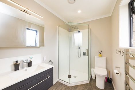 Photo of property in 3 Rangeview Drive, Kelvin Grove, Palmerston North, 4414