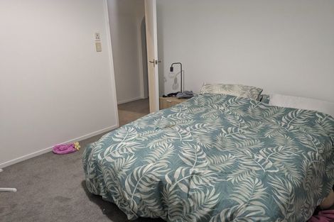 Photo of property in 67 Beaubank Road, Kelston, Auckland, 0602