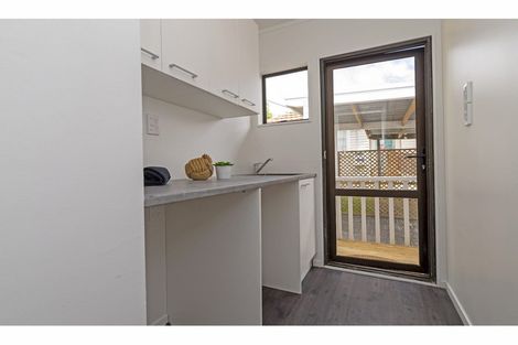 Photo of property in 1/111 Lincoln Park Avenue, Massey, Auckland, 0614