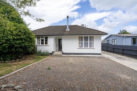 Photo of property in 18 Exeter Crescent, Takaro, Palmerston North, 4412