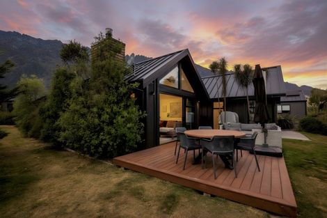Photo of property in 5 Polperro Court, Jacks Point, Queenstown, 9371