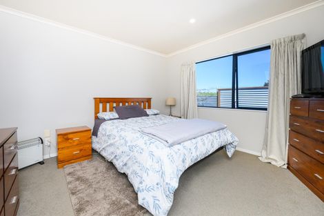 Photo of property in 32 Somerset Crescent, Highbury, Palmerston North, 4412
