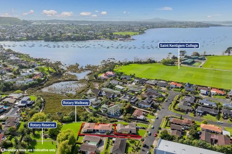 Photo of property in 2/10 Kentigern Close, Pakuranga, Auckland, 2010