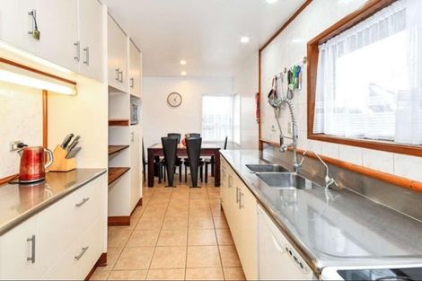 Photo of property in 1 Bendale Place, Papatoetoe, Auckland, 2025