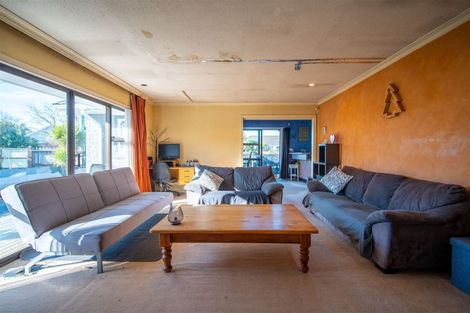 Photo of property in 15 Niagara Street, Wainoni, Christchurch, 8061