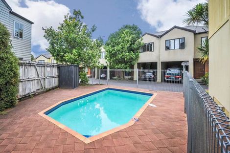 Photo of property in 18/30 John Jennings Drive, Oteha, Auckland, 0632