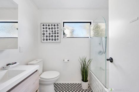Photo of property in 132f4 Ironside Road, Johnsonville, Wellington, 6037