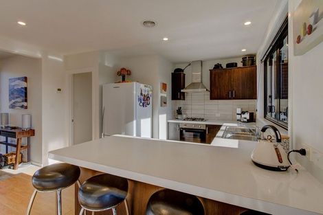 Photo of property in 2 Alpha Close, Wanaka, 9305