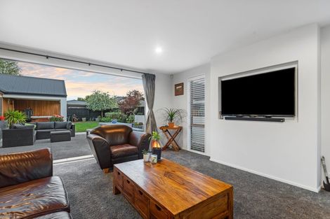 Photo of property in 7 Waterstock Way, Parklands, Christchurch, 8083