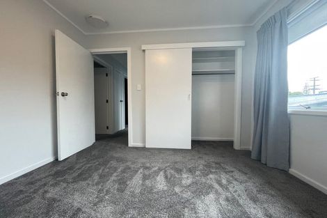 Photo of property in 40 Vodanovich Road, Te Atatu South, Auckland, 0610