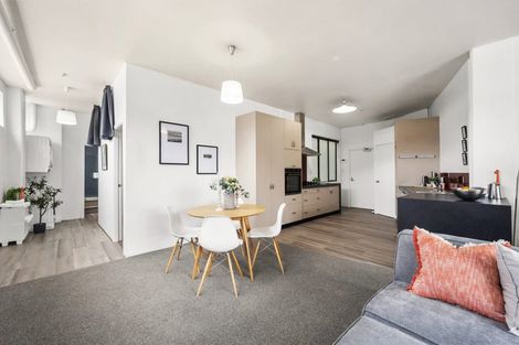 Photo of property in Endeavour Apartments, 18/125u Thorndon Quay, Pipitea, Wellington, 6011