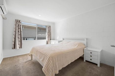 Photo of property in 1/112 Gossamer Drive, Pakuranga Heights, Auckland, 2010