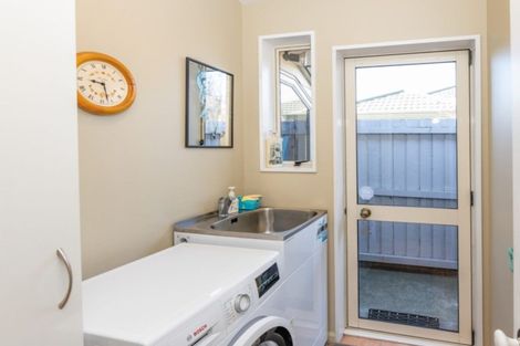 Photo of property in 4 Daniels Road, Redwood, Christchurch, 8051