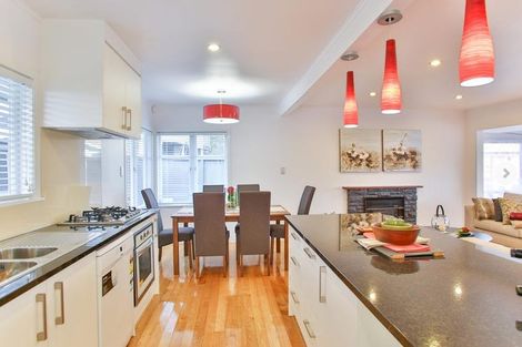 Photo of property in 16 Limmer Place, Browns Bay, Auckland, 0632