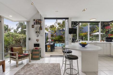 Photo of property in 8 Lingham Crescent, Torbay, Auckland, 0630