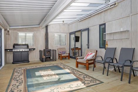 Photo of property in 22 Pinedale Crescent, Riversdale Beach, Masterton, 5872
