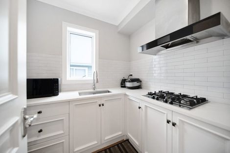 Photo of property in 2 Bela Vista Boulevard, Swanson, Auckland, 0614