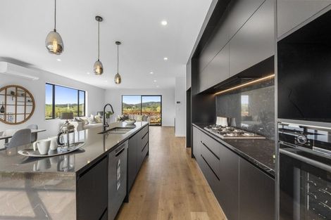 Photo of property in 27 Mahi Road, Helensville, 0800