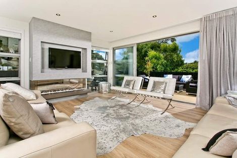 Photo of property in 49 Sylvia Road, Hillcrest, Auckland, 0627