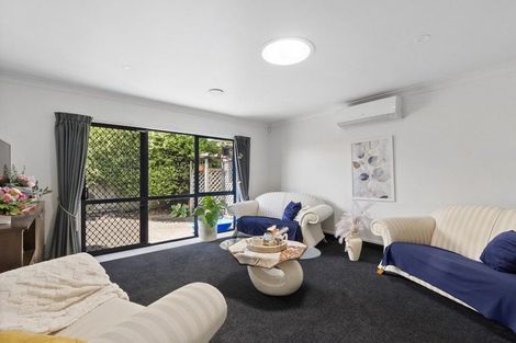 Photo of property in 16 Hastings Place, Hamilton Lake, Hamilton, 3204