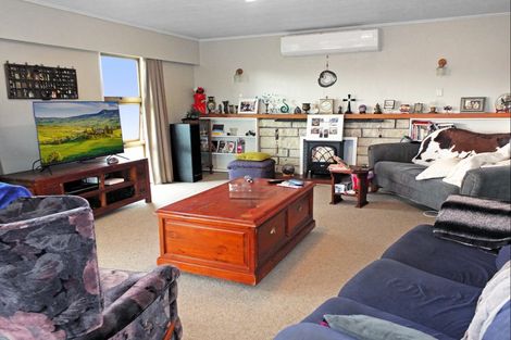Photo of property in 76 Cook Street, Foxton, 4814