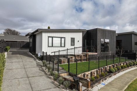 Photo of property in 35 Ashford Avenue, Hokowhitu, Palmerston North, 4410