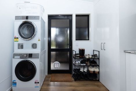 Photo of property in 18 Pataua Road North, Whareora, Whangarei, 0175