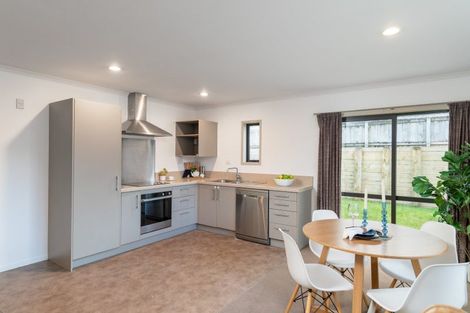 Photo of property in 52 Sunstone Crescent, Brown Owl, Upper Hutt, 5018