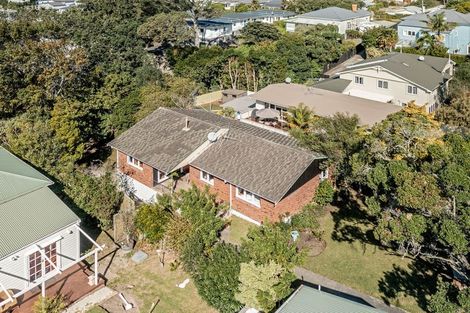 Photo of property in 16 William Bond Street, Stanley Point, Auckland, 0624