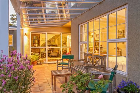 Photo of property in 17 Snowdon Road, Fendalton, Christchurch, 8052