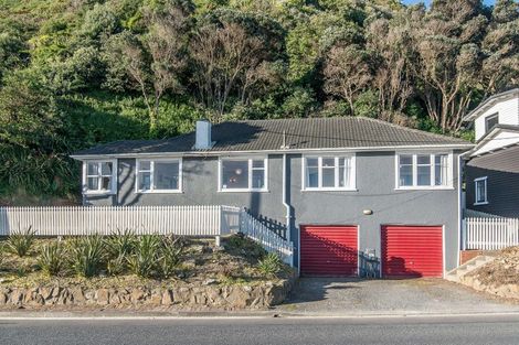 Photo of property in 170 The Esplanade, Island Bay, Wellington, 6023