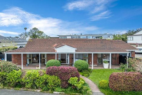 Photo of property in 1/136 Calliope Road, Stanley Point, Auckland, 0624