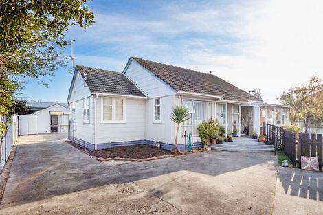 Photo of property in 6 Thames Street, Roslyn, Palmerston North, 4414