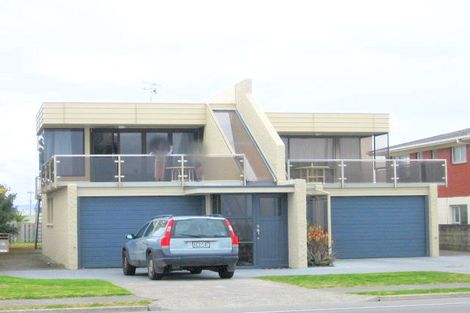 Photo of property in 176 Marine Parade, Mount Maunganui, 3116