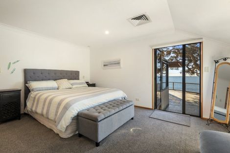 Photo of property in 19 View Road, Campbells Bay, Auckland, 0630