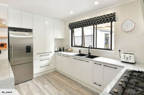 Photo of property in 1/14 Arkles Strand, Arkles Bay, Whangaparaoa, 0932