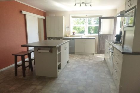 Photo of property in 27 Golders Road, Elderslea, Upper Hutt, 5018
