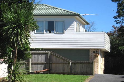 Photo of property in 3 Fowey Avenue, Te Atatu South, Auckland, 0610