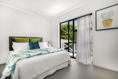 Photo of property in 2/23 Beatrice Avenue, Hillcrest, Auckland, 0627