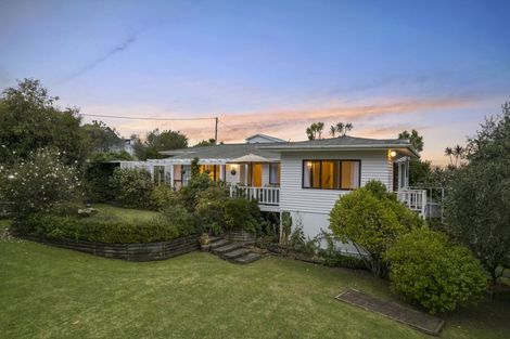 Photo of property in 22 Grendon Road, Titirangi, Auckland, 0604