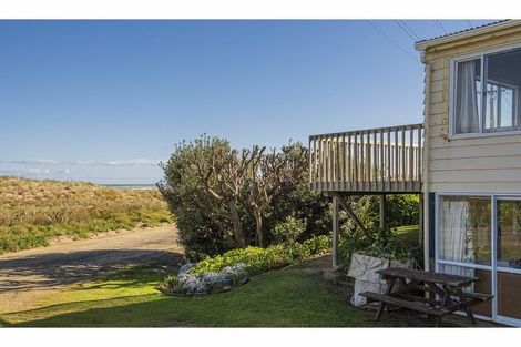 Photo of property in 37 Marine Drive, Te Kopuru, Dargaville, 0371