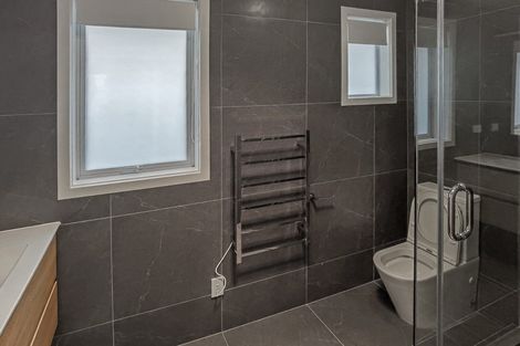 Photo of property in 27 Marsh Avenue, Forrest Hill, Auckland, 0620