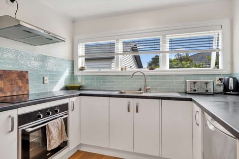 Photo of property in 27 Victoria Avenue, Waiuku, 2123