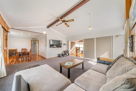 Photo of property in 40 Moeraki Road, Maoribank, Upper Hutt, 5018