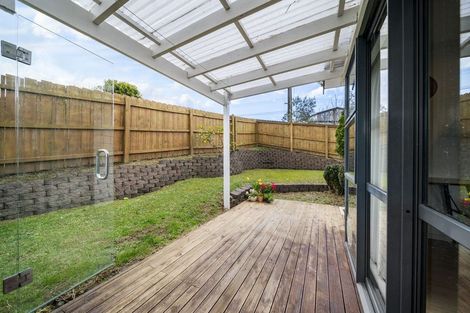 Photo of property in 2/109 Target Road, Totara Vale, Auckland, 0629